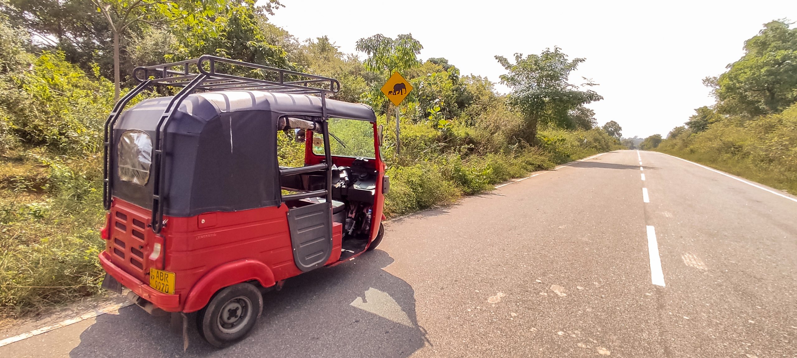 SoySherpa - Viajes en Grupo Sri Lanka en tuk tuk SoySherpa - Viajes en Grupo Sri Lanka en tuk tuk